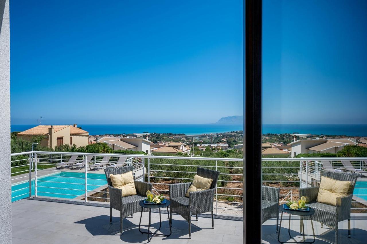 Villa Maria Con Piscina E Vista Mare Кастелламмаре-дель-Гольфо Номер фото